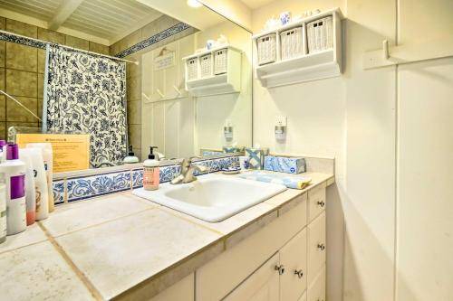 Photo of Bathroom in Maunaloa