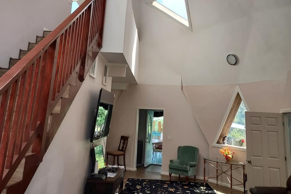 Photo of Livingroom in Fern Acres