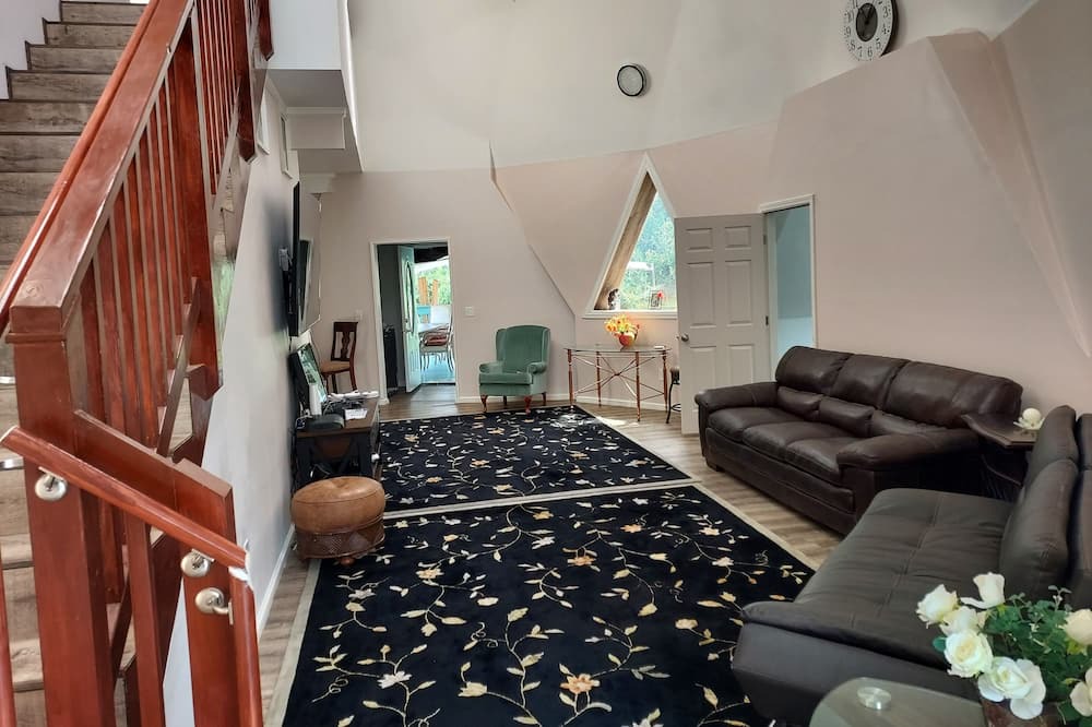 Photo of Livingroom in Fern Acres