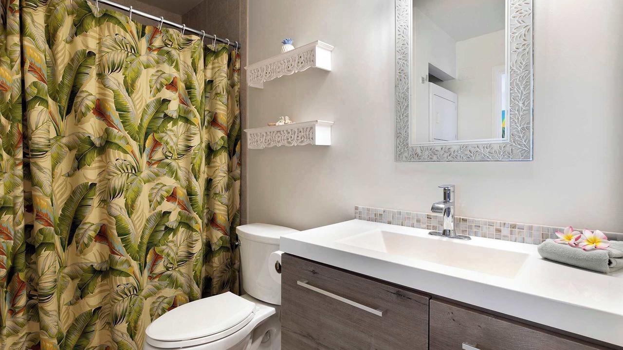Photo of Bathroom in Historic Kailua Village