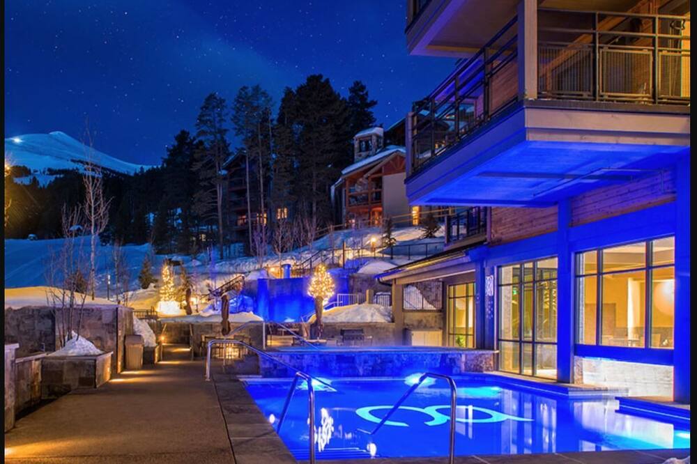 Photo of Outdoor in Peak 8