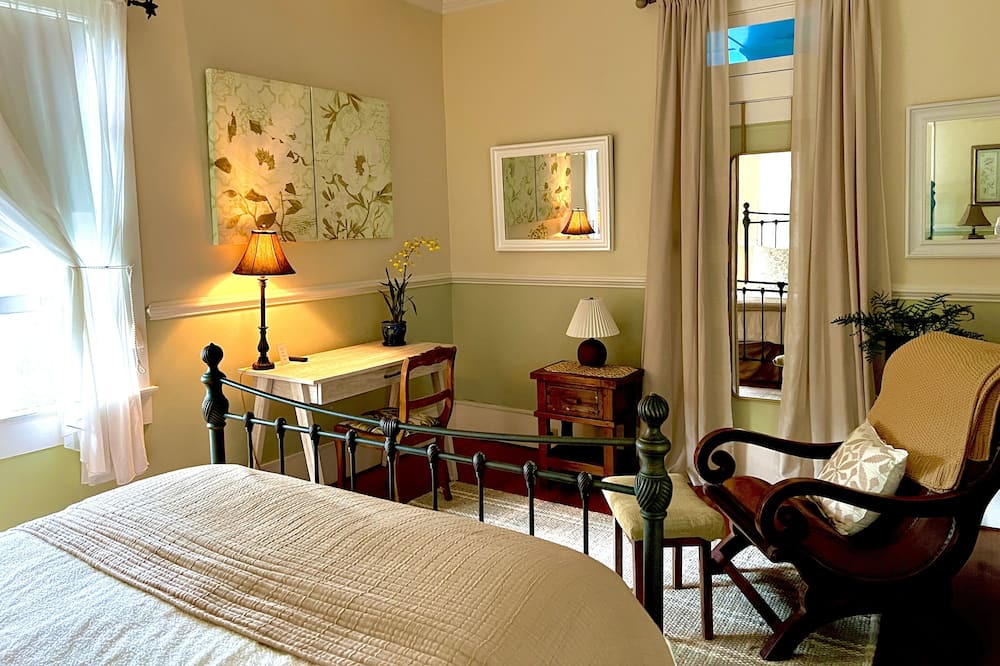 Photo of Bedroom in Hawi