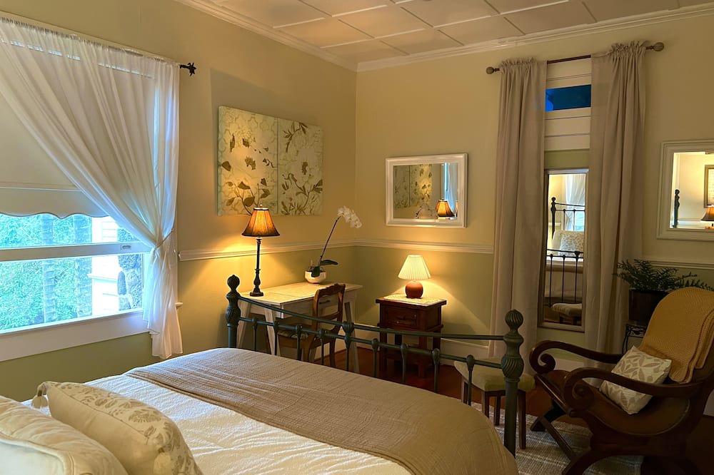 Photo of Bedroom in Hawi