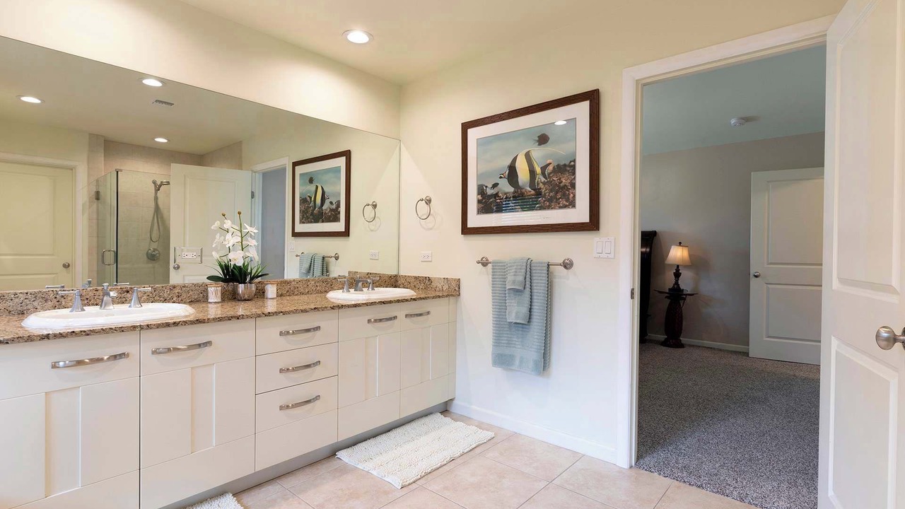 Photo of Bathroom in Kahaluu Bay