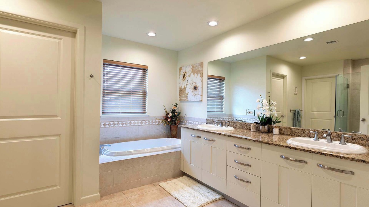 Photo of Bathroom in Kahaluu Bay