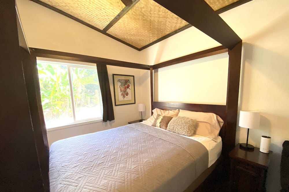 Photo of Bedroom in Mokuleia