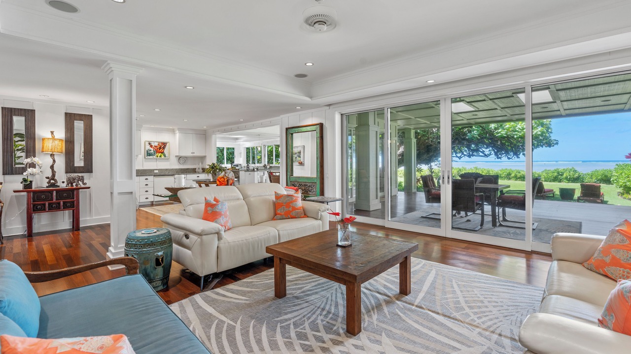 Photo of Livingroom in Eastern Honolulu