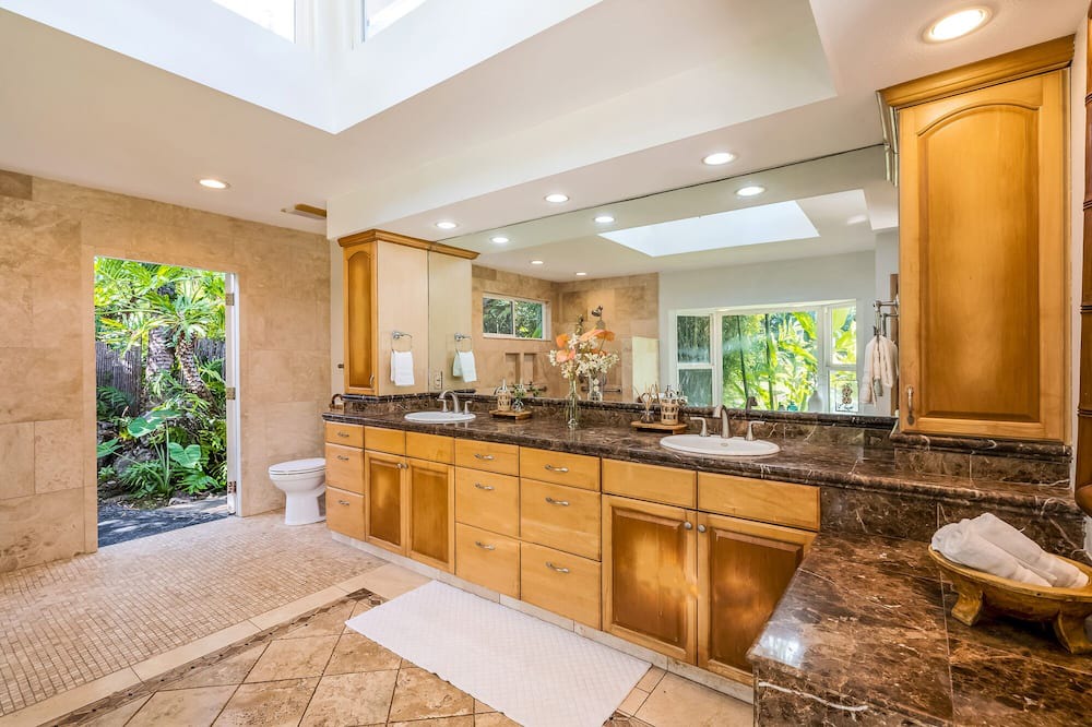 Photo of Bathroom in Portlock