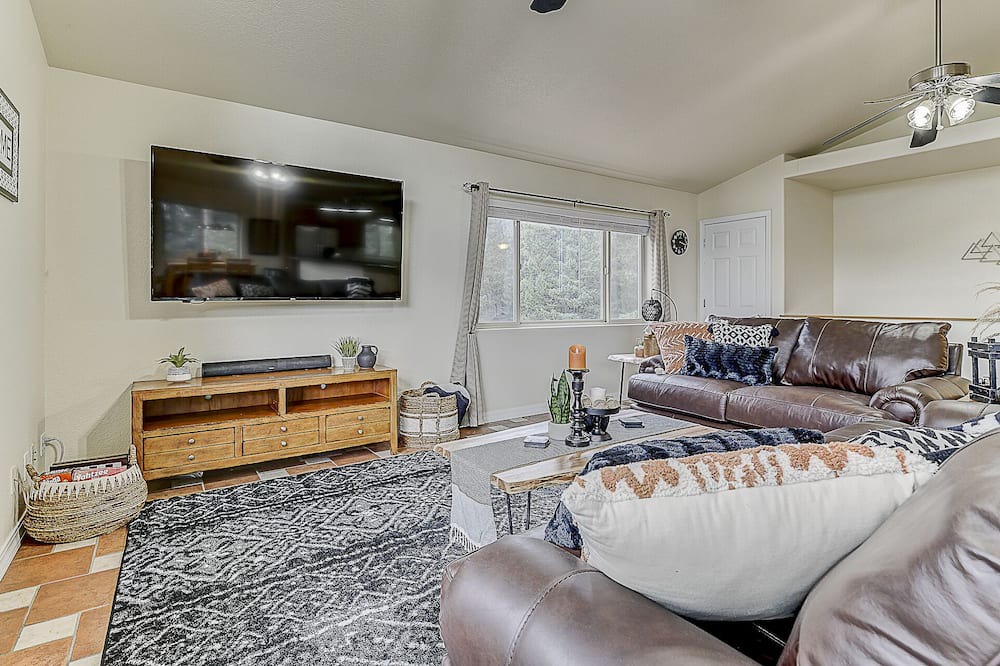 Photo of Livingroom in Woodland Park