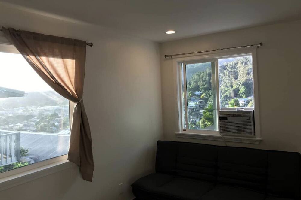 Photo of Livingroom in Liliha - Kapalama