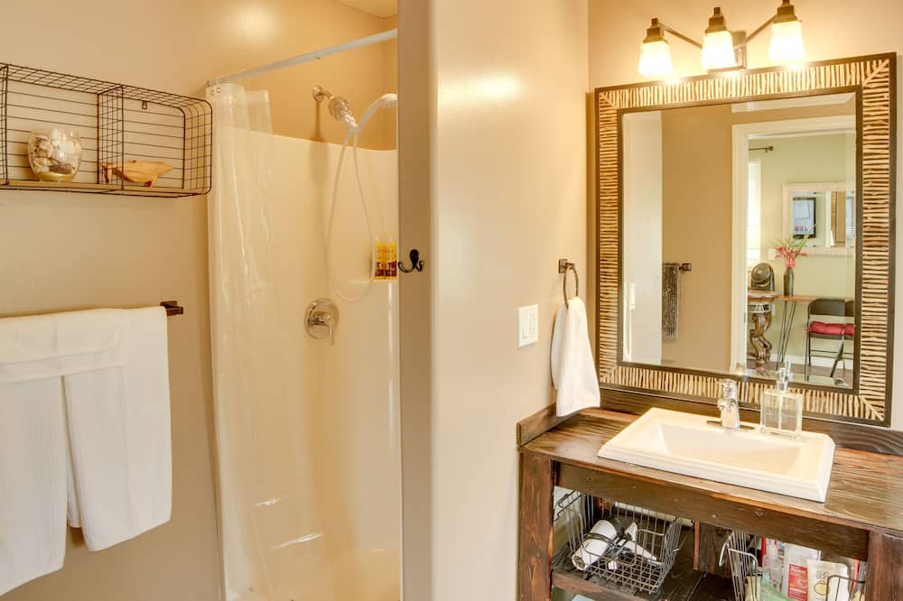 Photo of Bathroom in Keaau