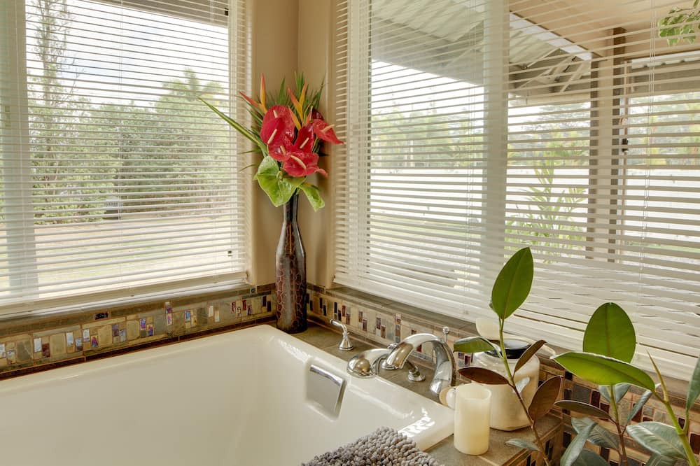 Photo of Bathroom in Keaau
