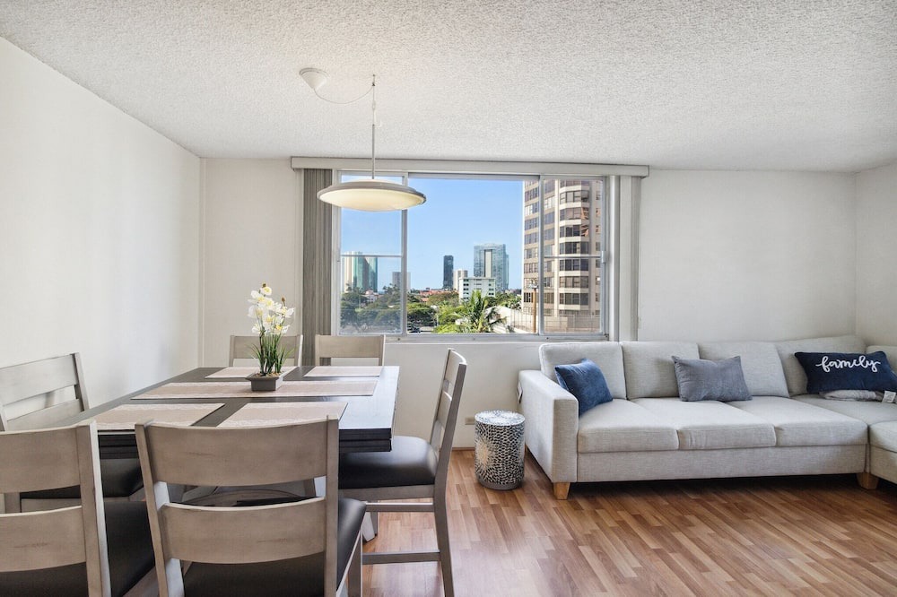 Photo of Bedroom in Tantalus