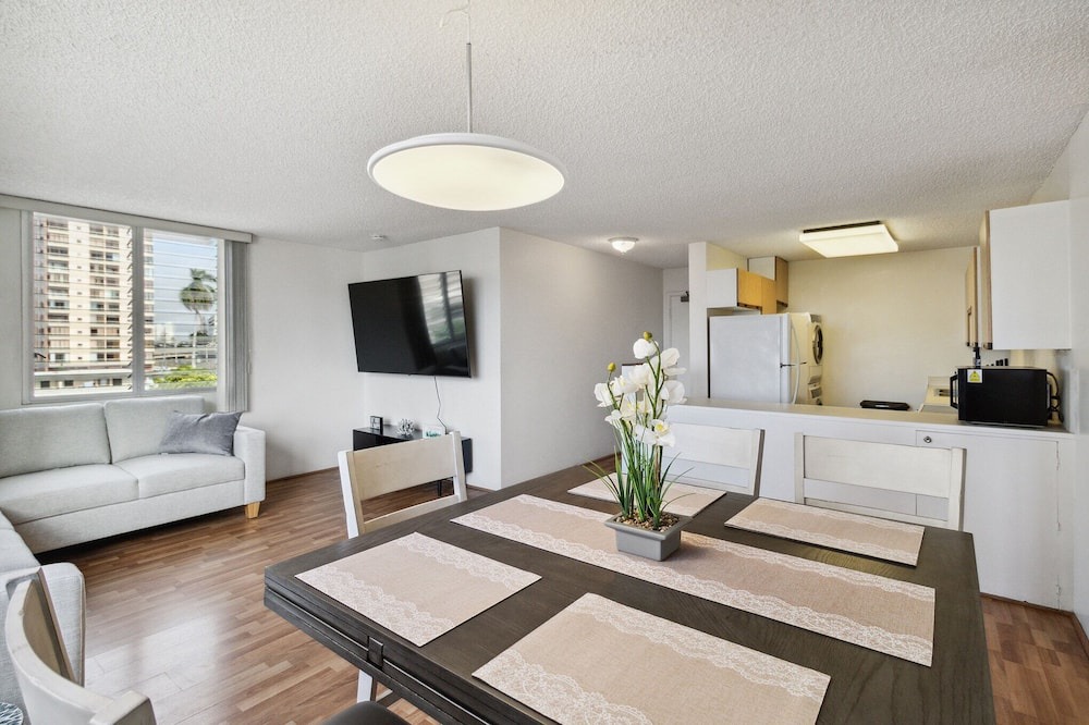 Photo of Bedroom in Tantalus
