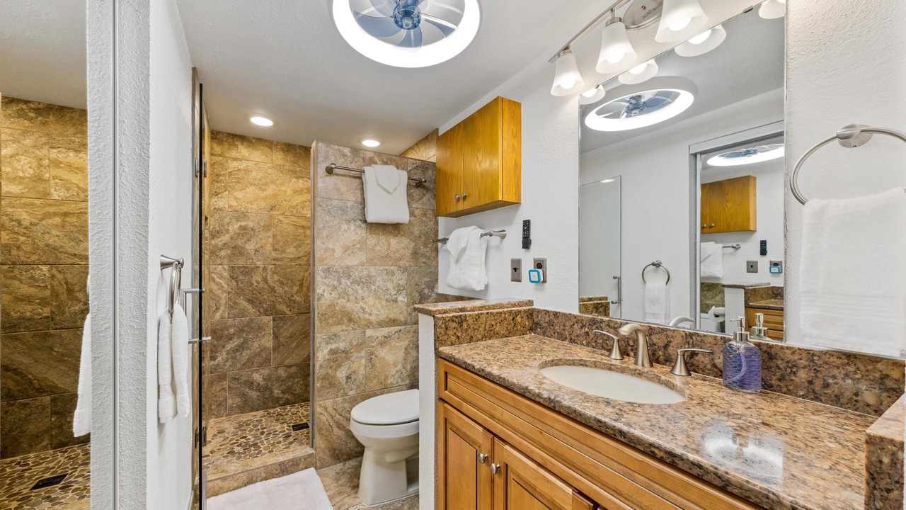 Photo of Bathroom in Waikoloa