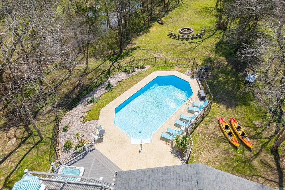 Photo of Outdoor in Hendersonville