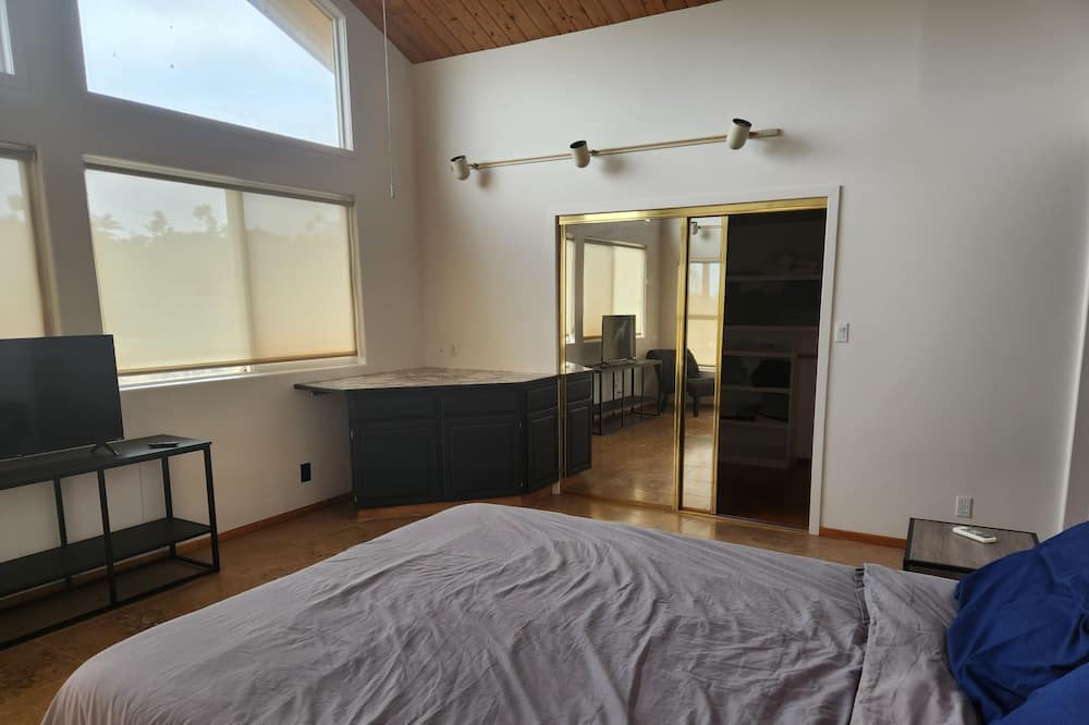 Photo of Bedroom in Maunaloa