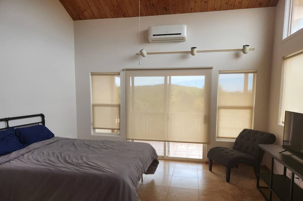 Photo of Bedroom in Maunaloa