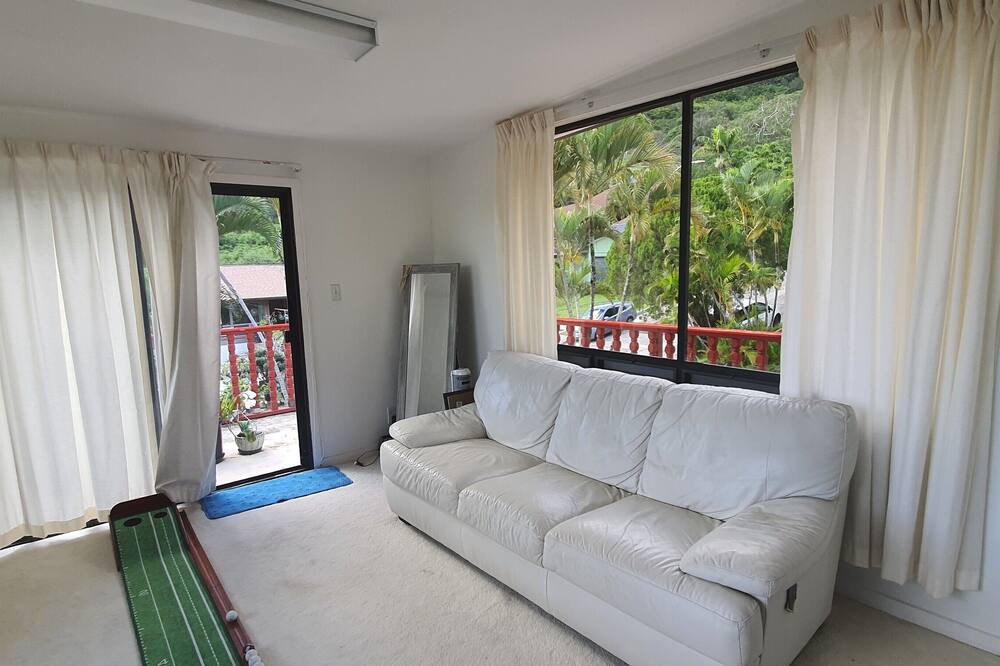 Photo of Livingroom in Hawaii Kai