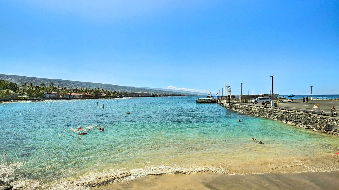 Photo of Others in Historic Kailua Village
