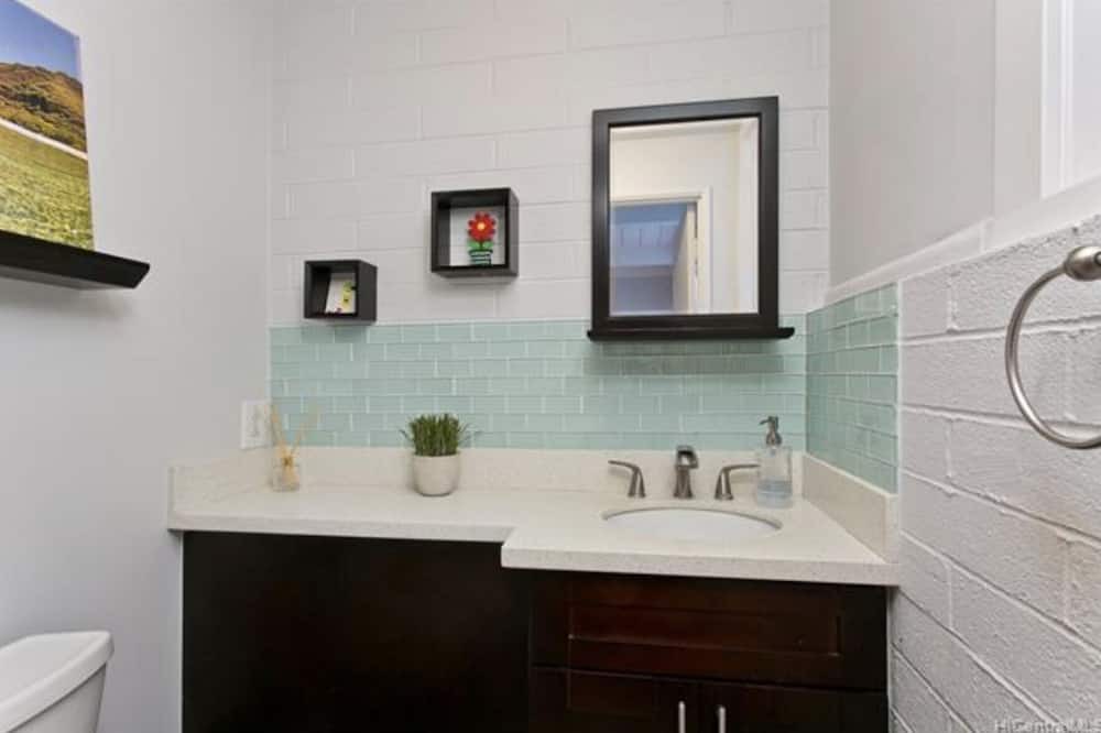 Photo of Bathroom in Hawaii Kai