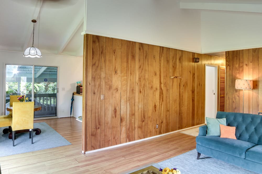 Photo of Livingroom in Nanawale Estates