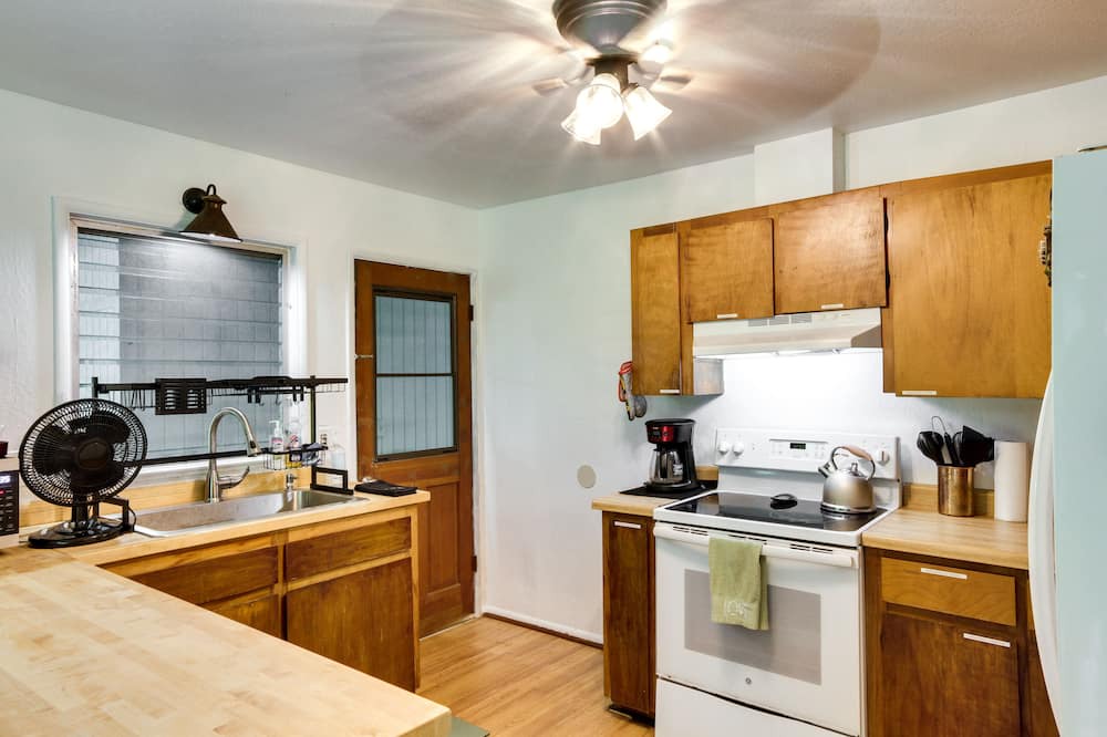 Photo of Kitchen in Nanawale Estates