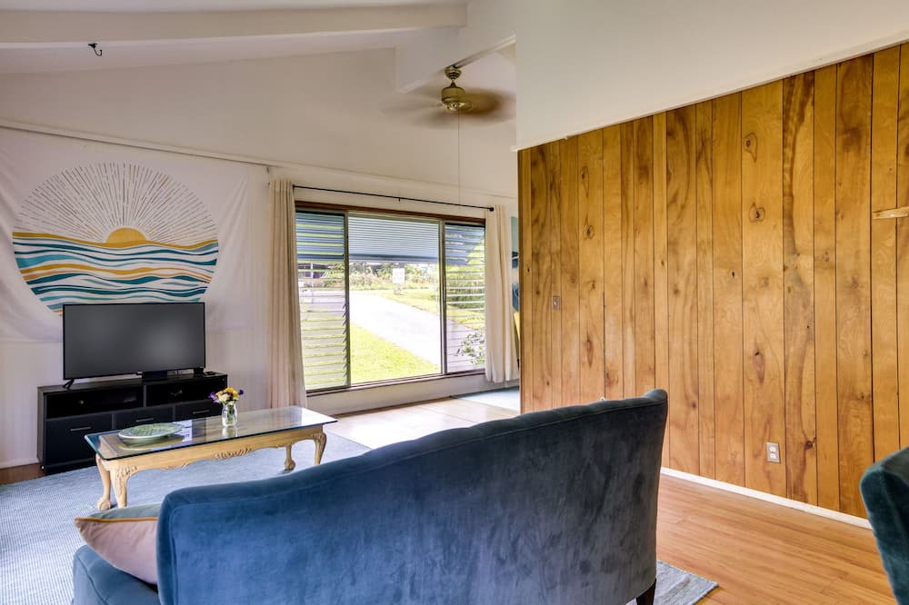 Photo of Livingroom in Nanawale Estates