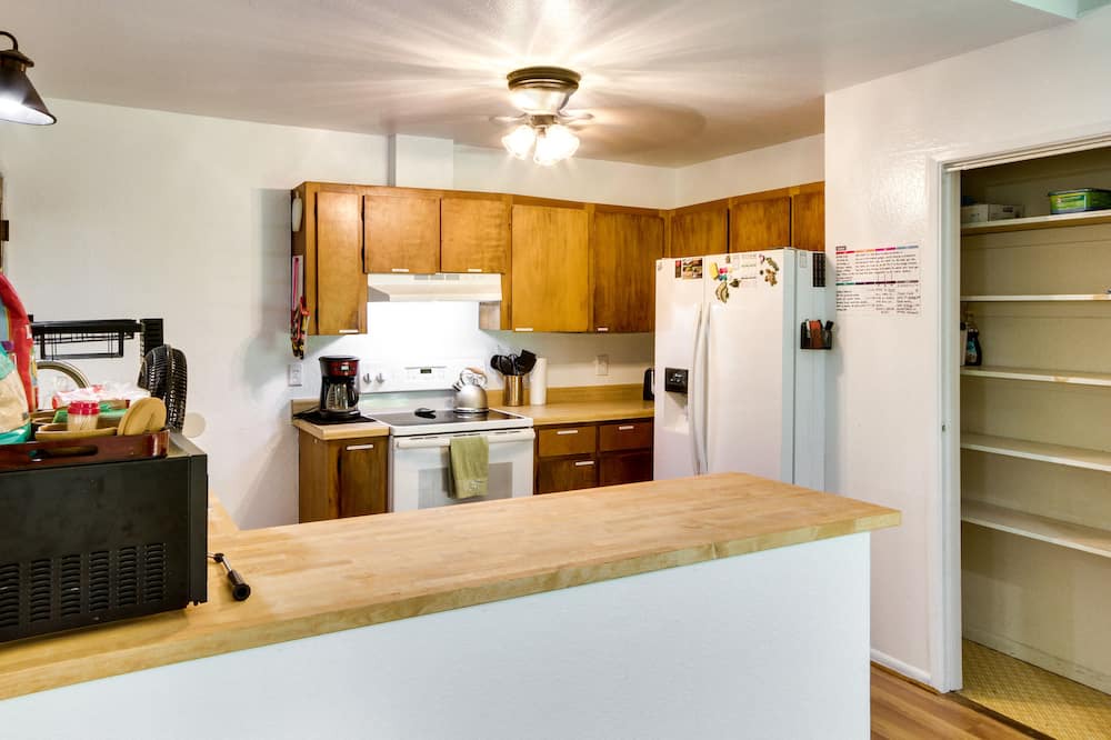 Photo of Kitchen in Nanawale Estates