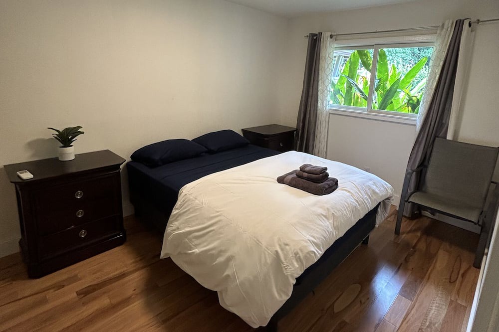 Photo of Bedroom in Hawaii Kai