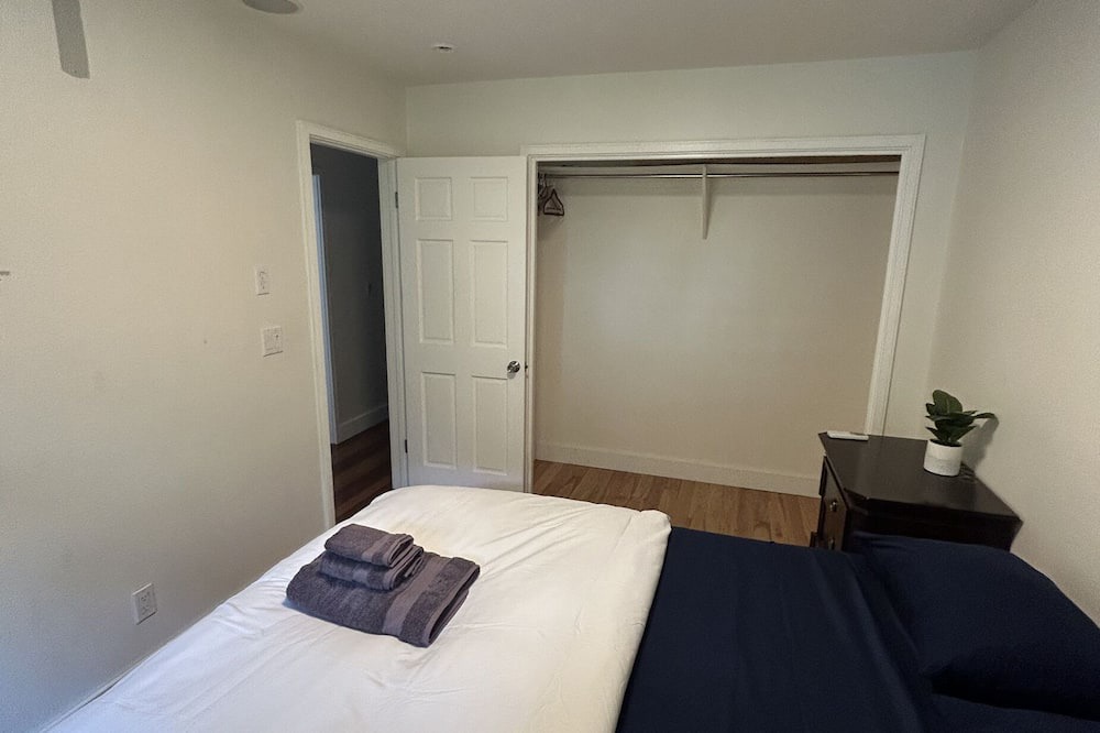 Photo of Bedroom in Hawaii Kai