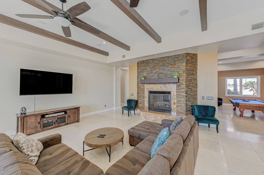 Photo of Livingroom in Spring Valley