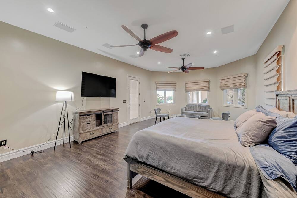 Photo of Bedroom in Spring Valley