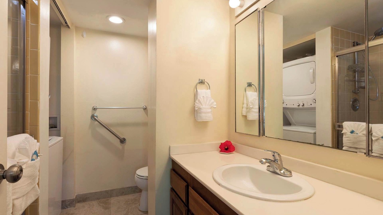 Photo of Bathroom in Kahaluu Bay