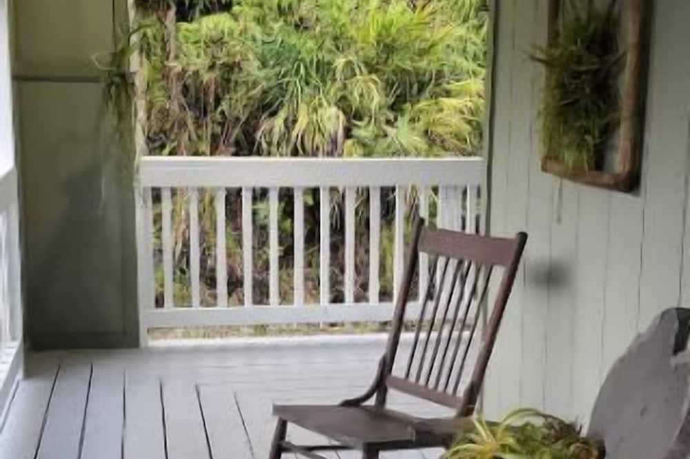 Photo of Patio Balcony in Fern Acres