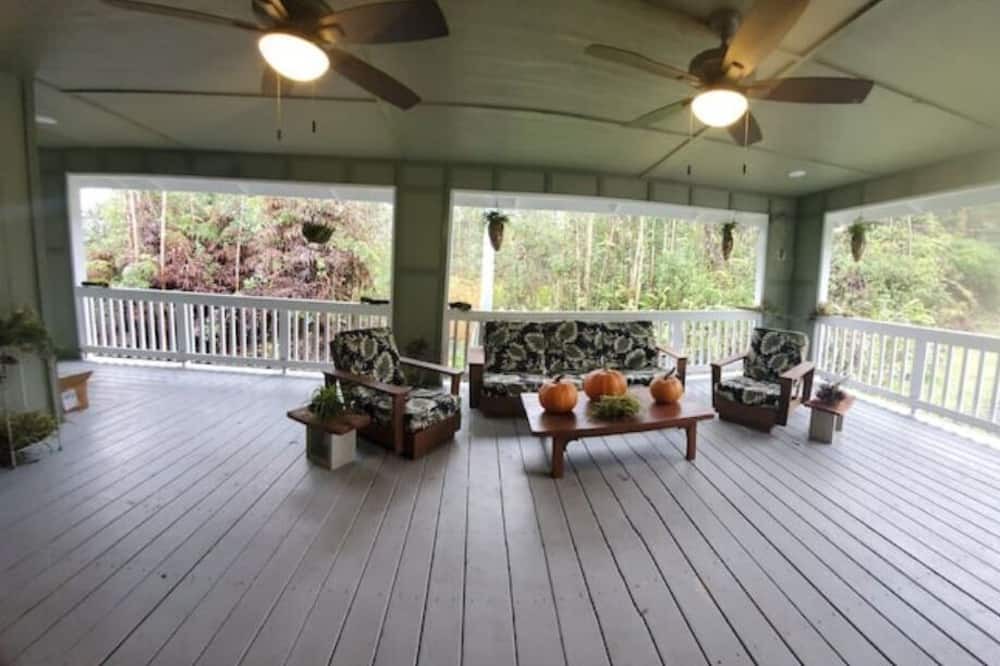 Photo of Patio Balcony in Fern Acres