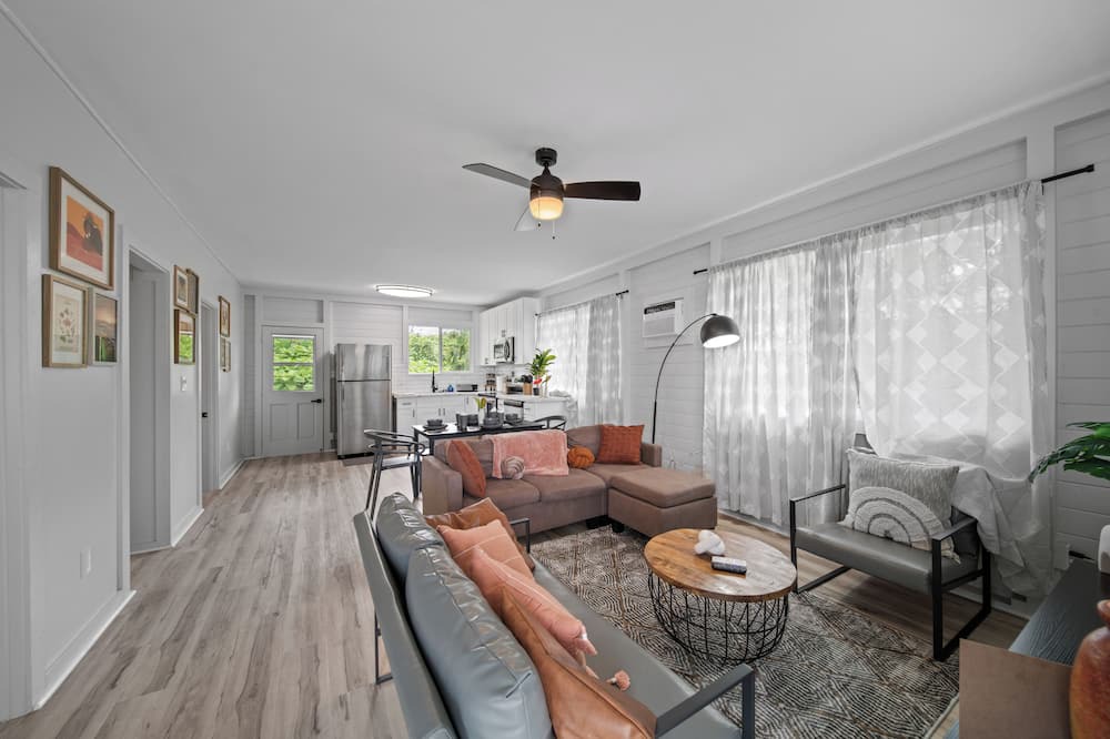 Photo of Livingroom in Hilo