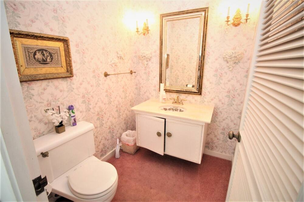 Photo of Bathroom in Waialae Iki Ridge