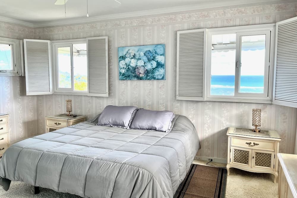 Photo of Bedroom in Waialae Iki Ridge