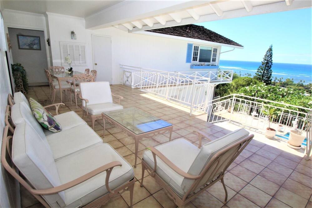 Photo of Patio Balcony in Waialae Iki Ridge