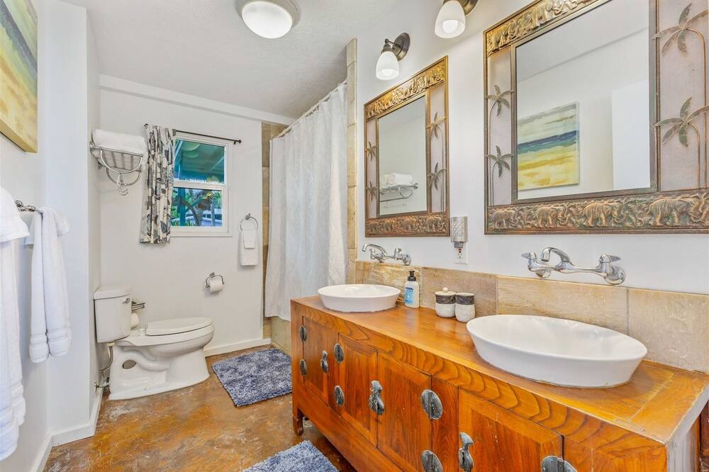 Photo of Bathroom in Waialua