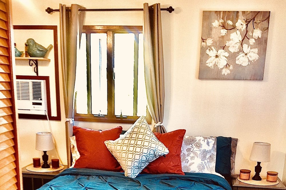 Photo of Bedroom in Tantalus