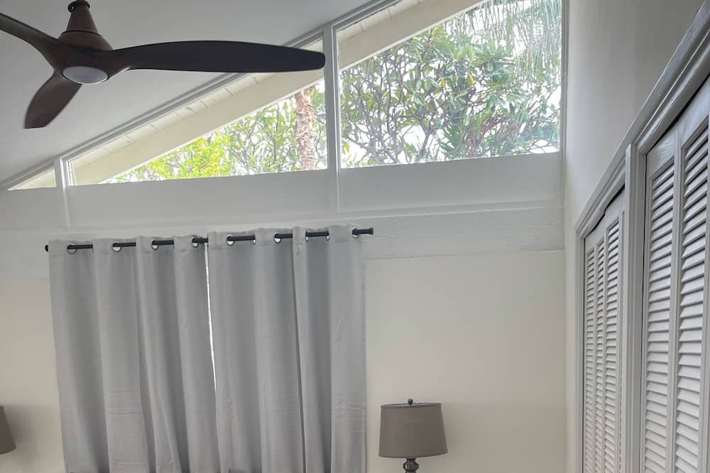 Photo of Bedroom in Portlock