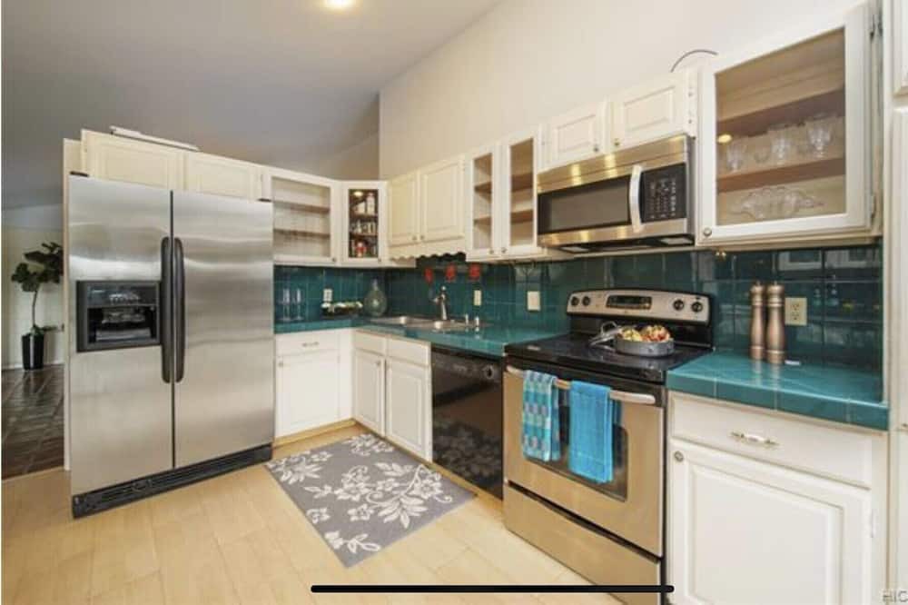 Photo of Kitchen in Portlock