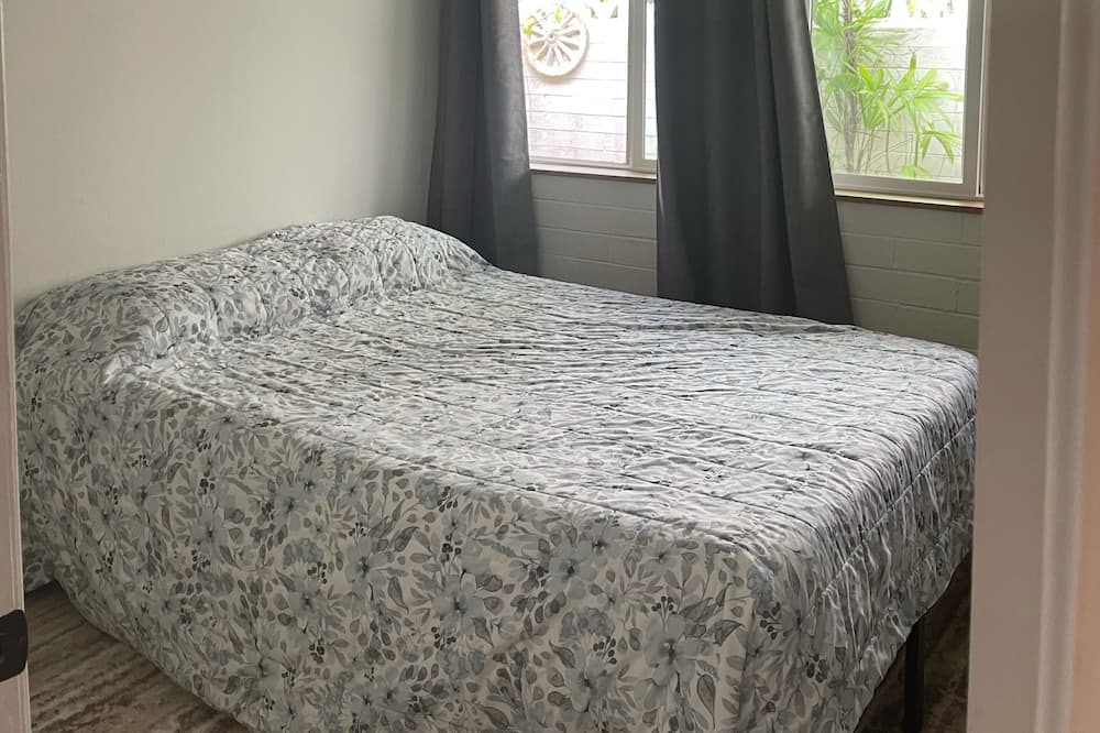 Photo of Bedroom in Portlock