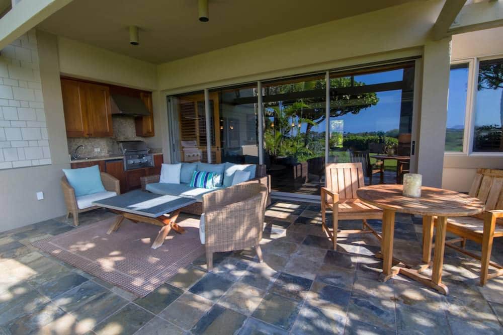 Photo of Patio Balcony in Kaupulehu