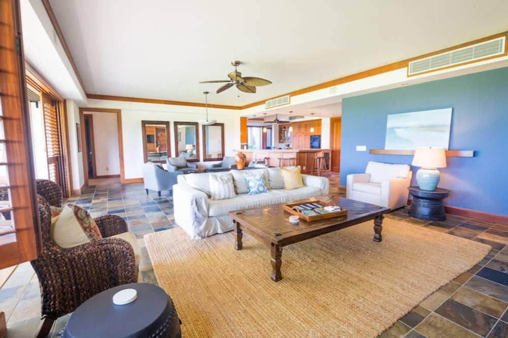 Photo of Livingroom in Kaupulehu