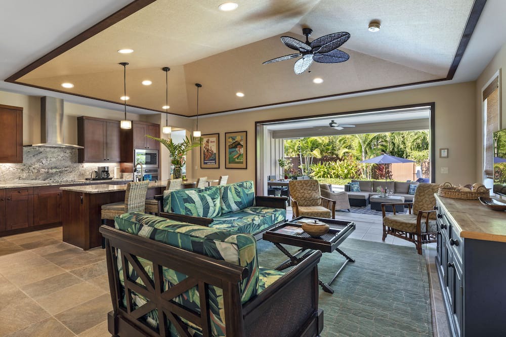 Photo of Livingroom in Keauhou