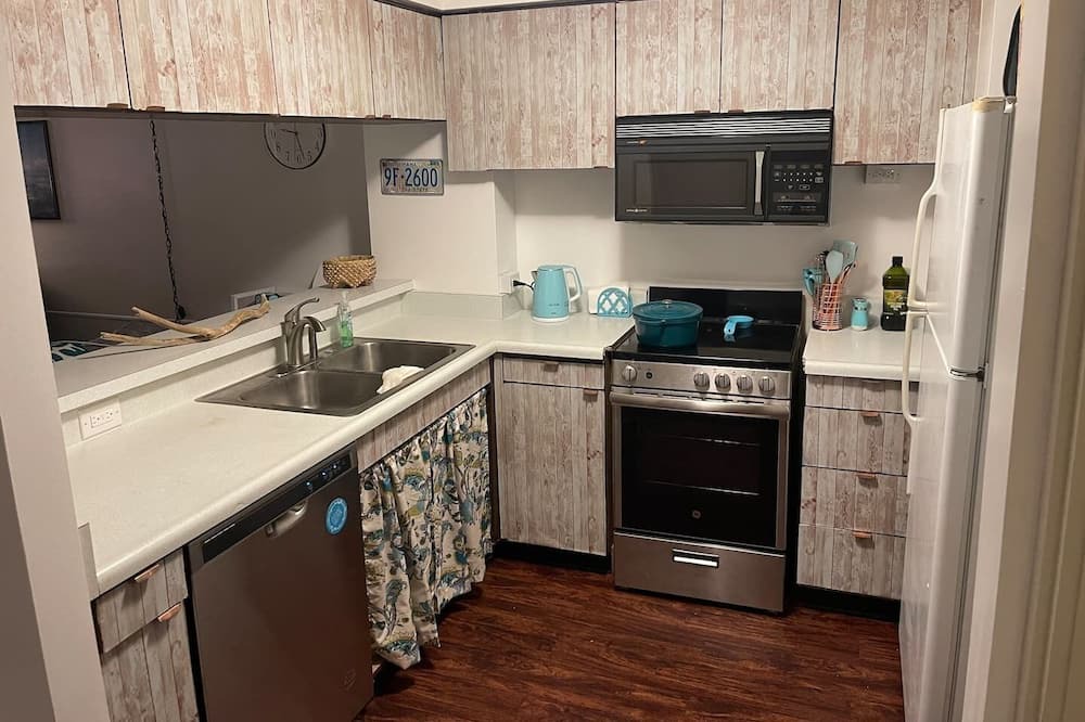 Photo of Kitchen in Makaha