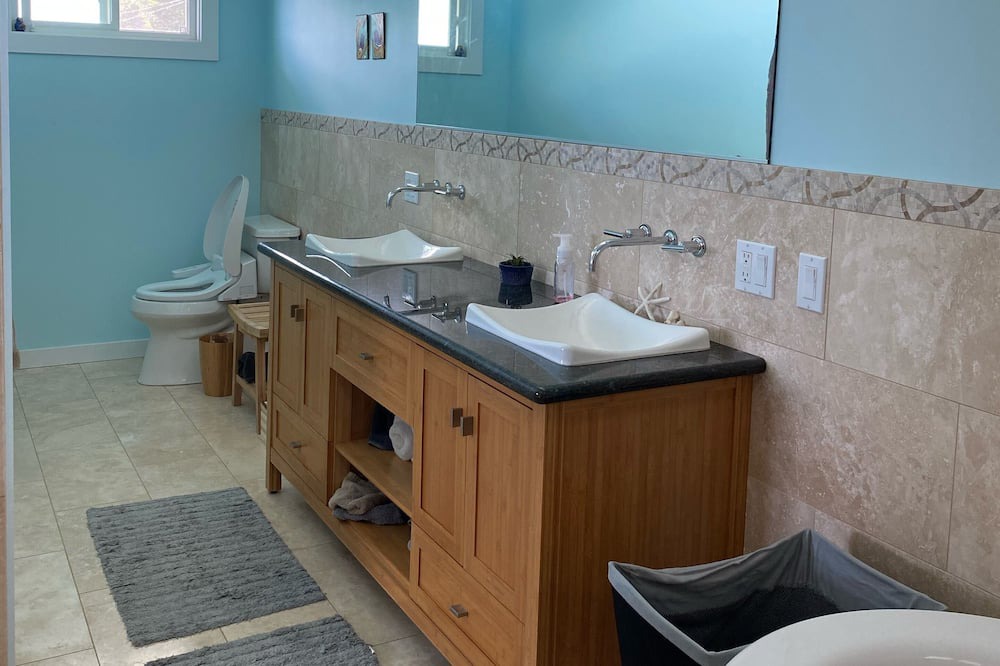 Photo of Bathroom in Kailua